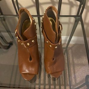 Michael Kors Tan heels